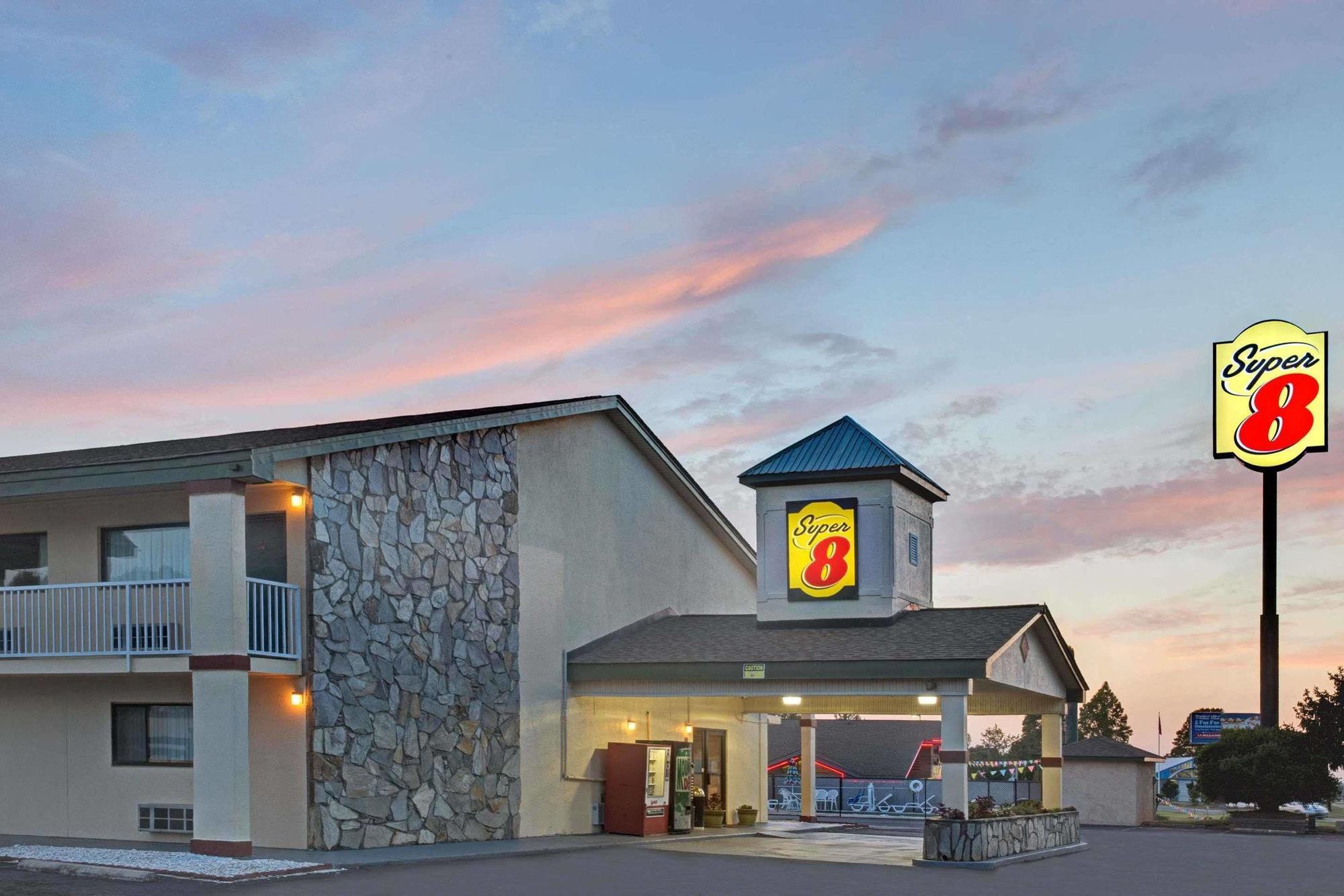 Super 8 By Wyndham Shelby Hotel Exterior photo